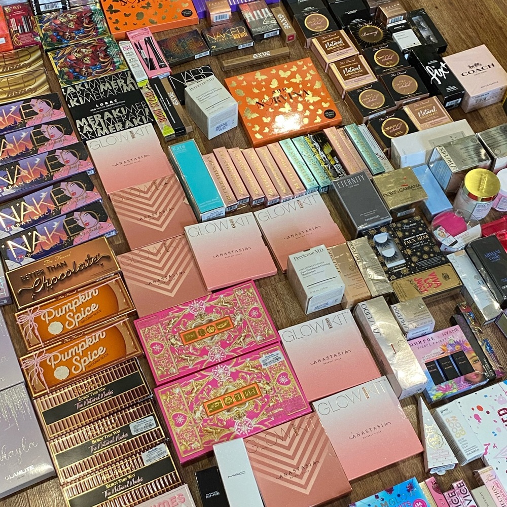 Makeup bundle - Picture 7 of 7